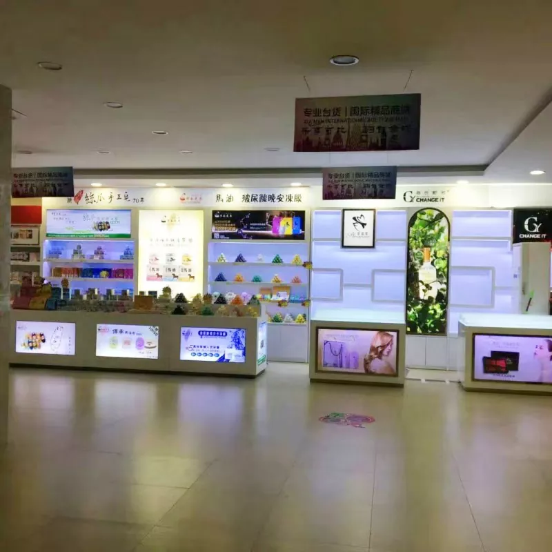 Cosmetica vitrinekast