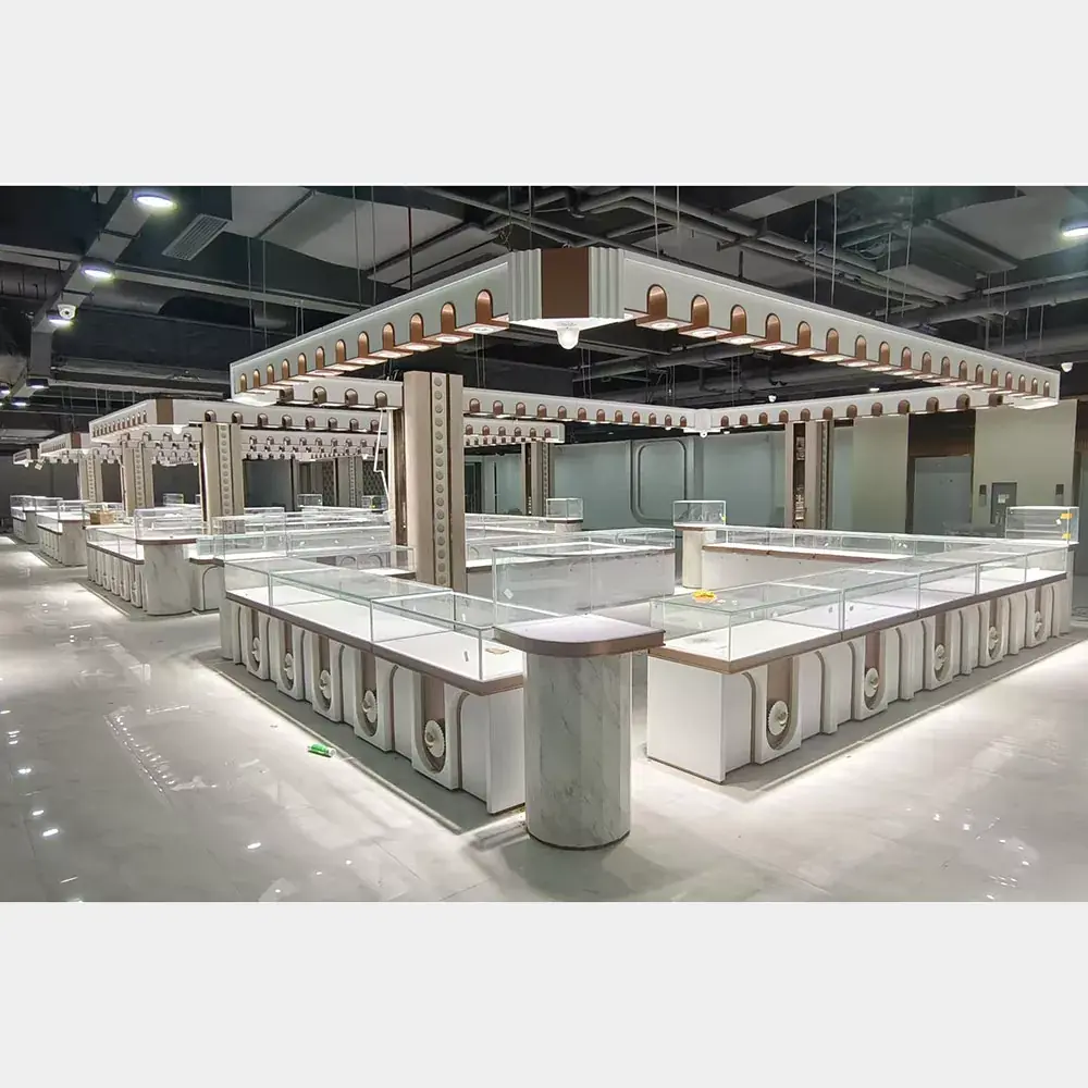 Glazen muur gemonteerde sieraden showcase